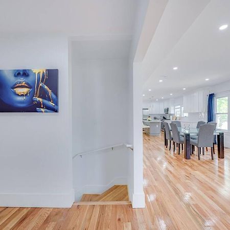 Modern Red Door Haven +5Mins To Boston Apartment Milton Bagian luar foto